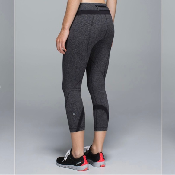 Lululemon Run: Inspire Crop II *All Luxtreme Giant Herringbone Heathered Black 4 - Picture 2 of 7